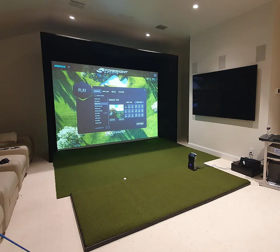 Paradise Greens indoor golf simulator